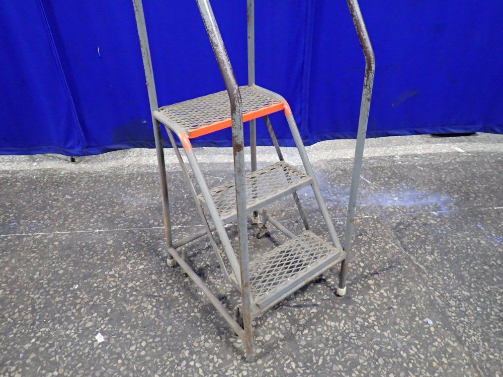 Tri-arc Portable Stairs