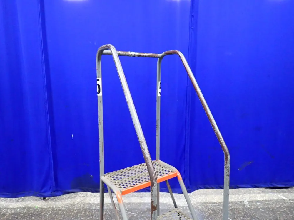 Tri-arc Portable Stairs