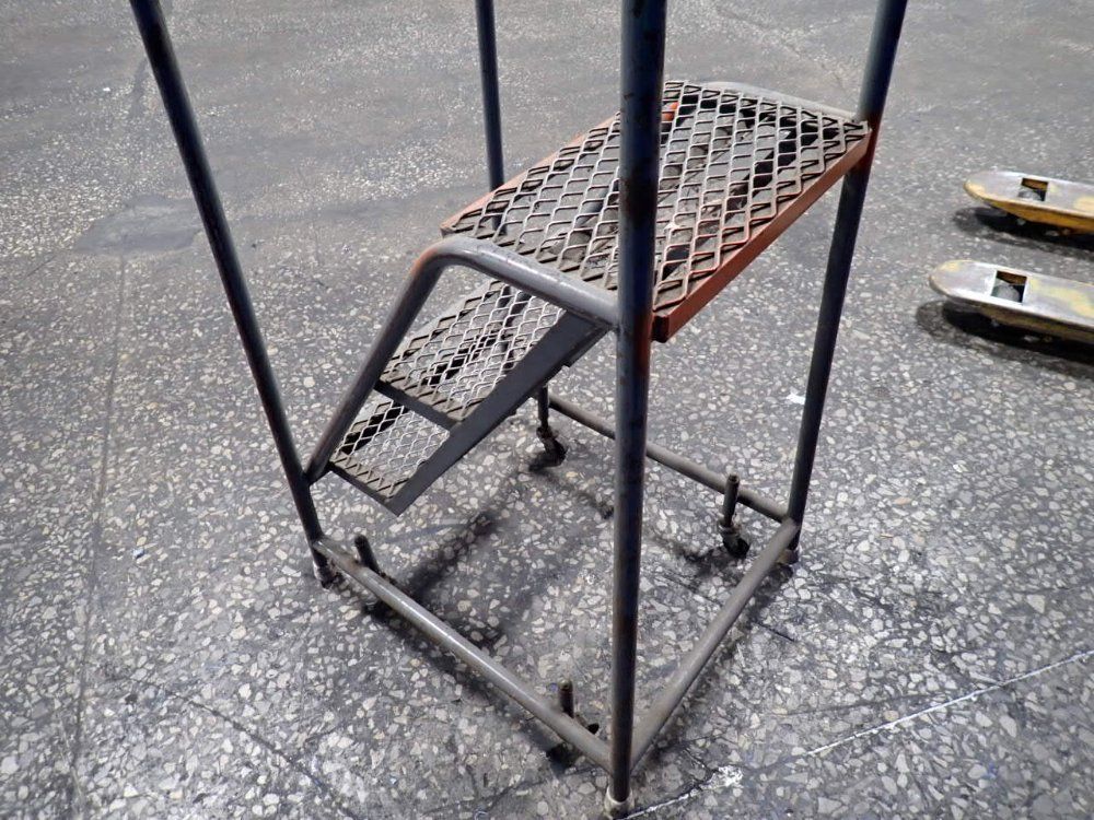 Tri-arc Portable Stairs