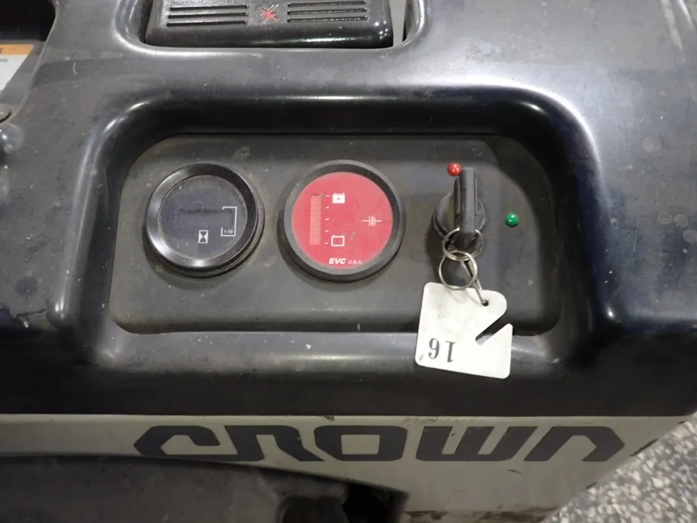 Crown Equipment Corporation 4000 Lbs Electric Pallet Jack - 40gpw-4-14