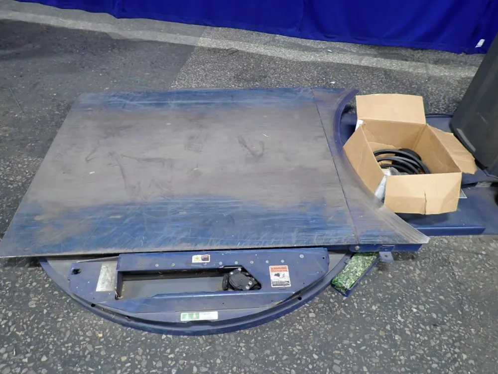 Lantech 70" X 48" Stretch Wrapper - Q300xt