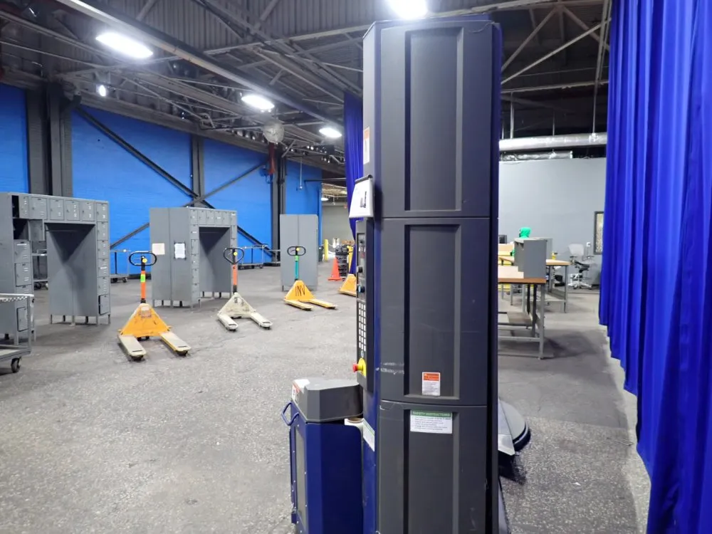 Lantech 70" X 48" Stretch Wrapper - Q300xt