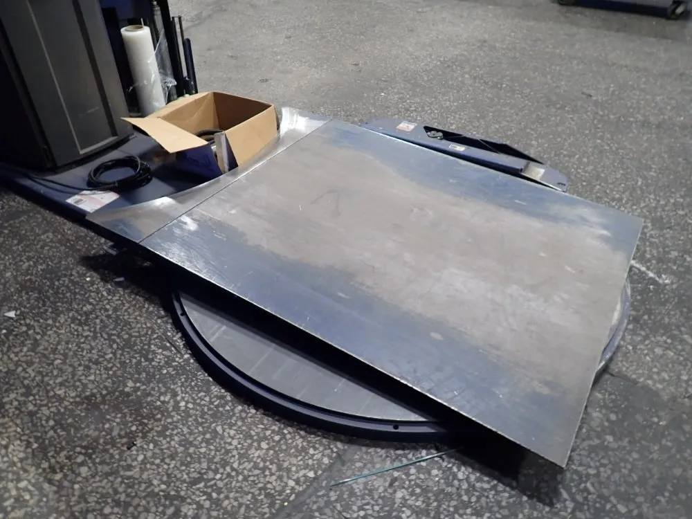 Lantech 70" X 48" Stretch Wrapper - Q300xt