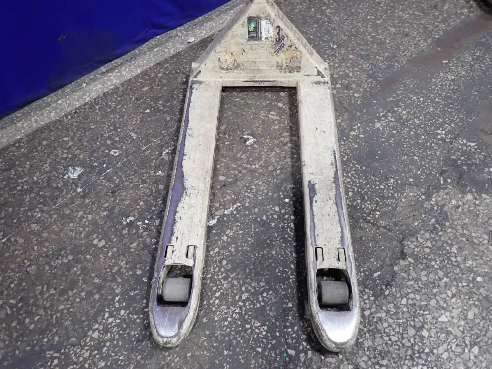 Crown 5000 Lbs Pallet Jack - Pth50