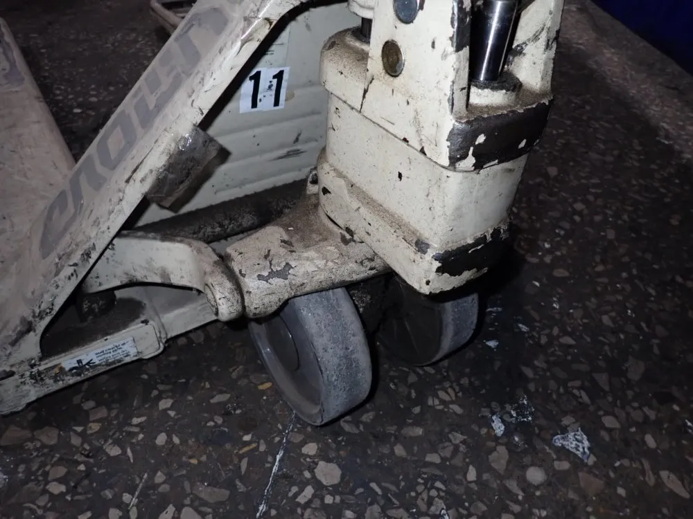 Crown 5000 Lbs Pallet Jack - Pth50