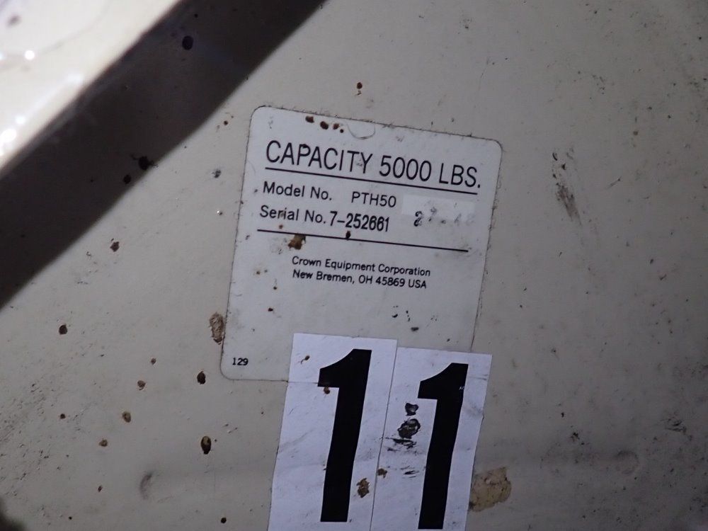 Crown 5000 Lbs Pallet Jack - Pth50