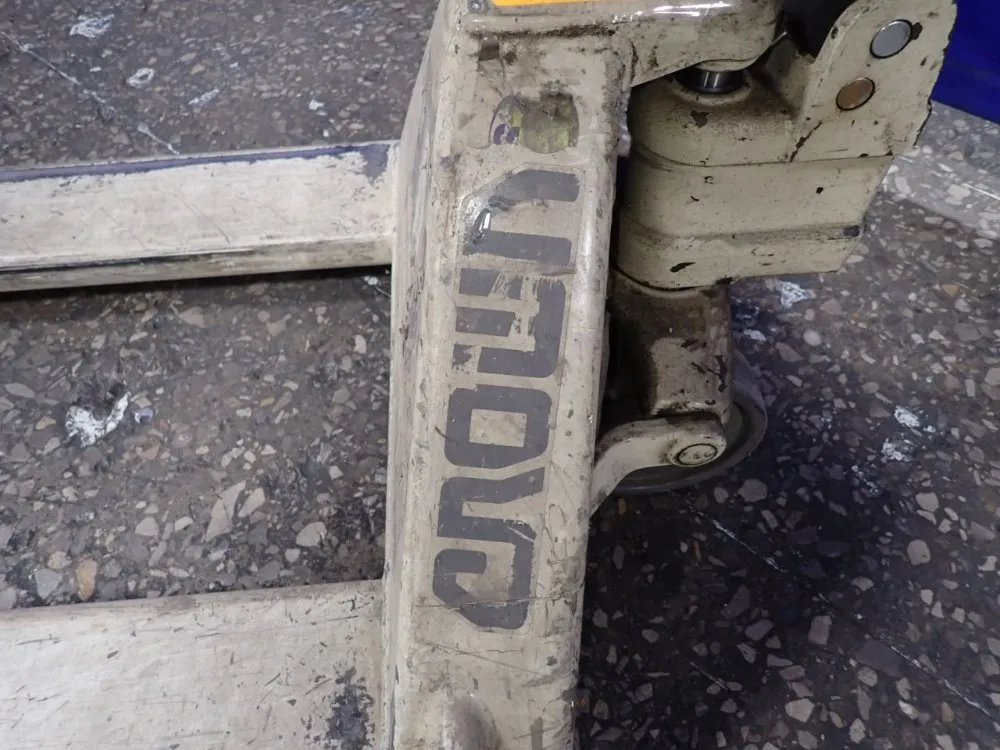 Crown 5000 Lbs Pallet Jack - Pth50