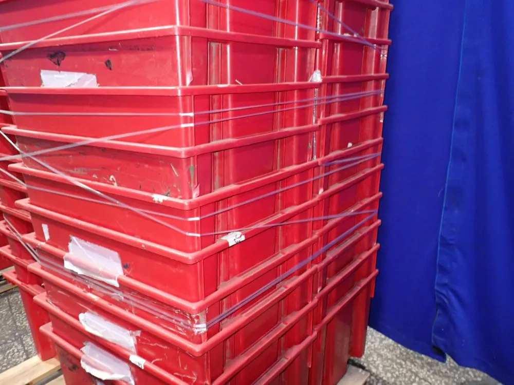 25" X 18" X 14" Plastic Totes