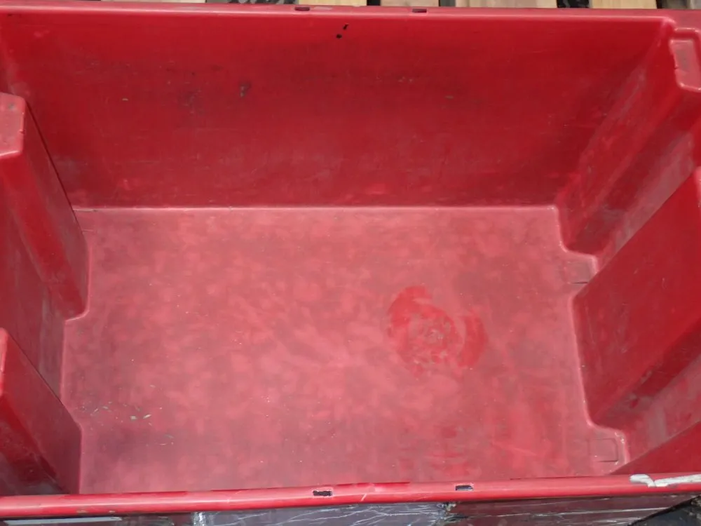 25" X 18" X 14" Plastic Totes