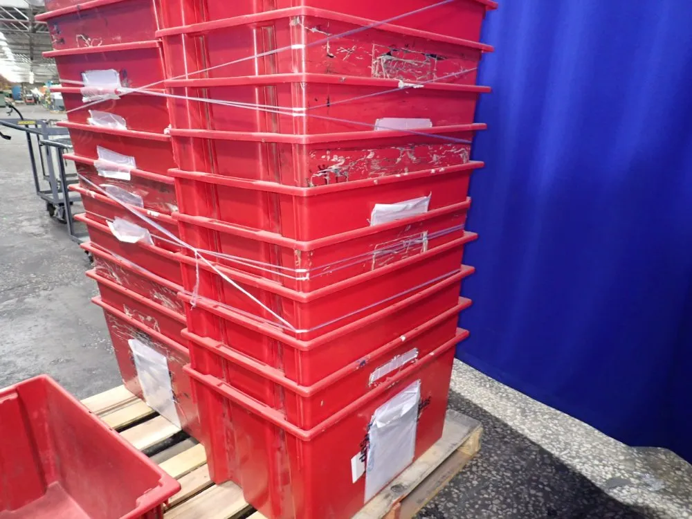 25" X 18" X 14" Plastic Totes