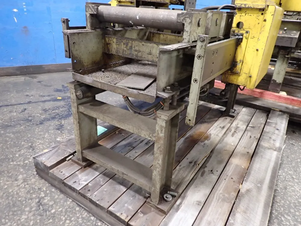 Armstrong-blum 22 1/2" Vertical Band Saw - 2125ts