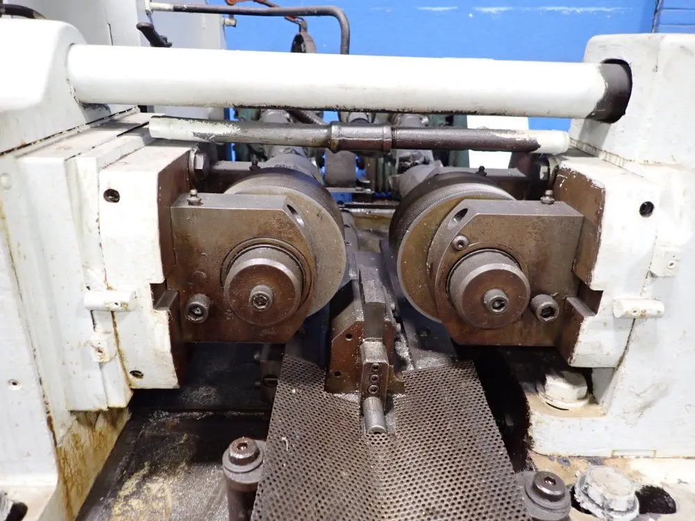 Reed Rtd Thread Roller - No. B112