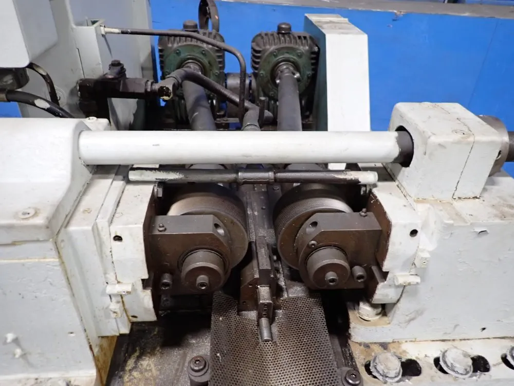 Reed Rtd Thread Roller - No. B112