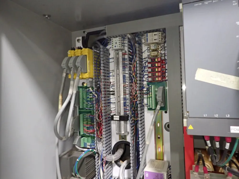 Komo 60 1/2" X 120 1/4" Cnc Router - Vr510 Mach One