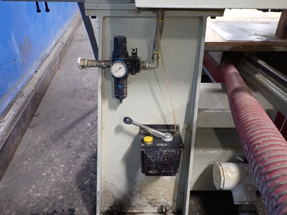 Komo 60 1/2" X 120 1/4" Cnc Router - Vr510 Mach One