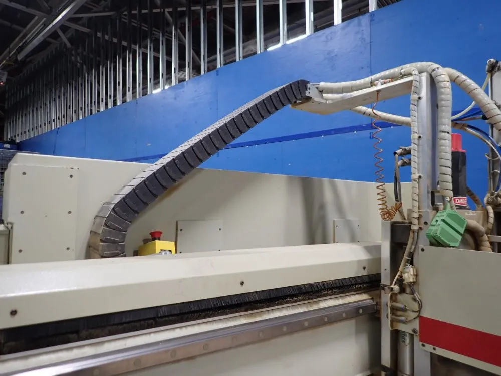 Komo 60 1/2" X 120 1/4" Cnc Router - Vr510 Mach One