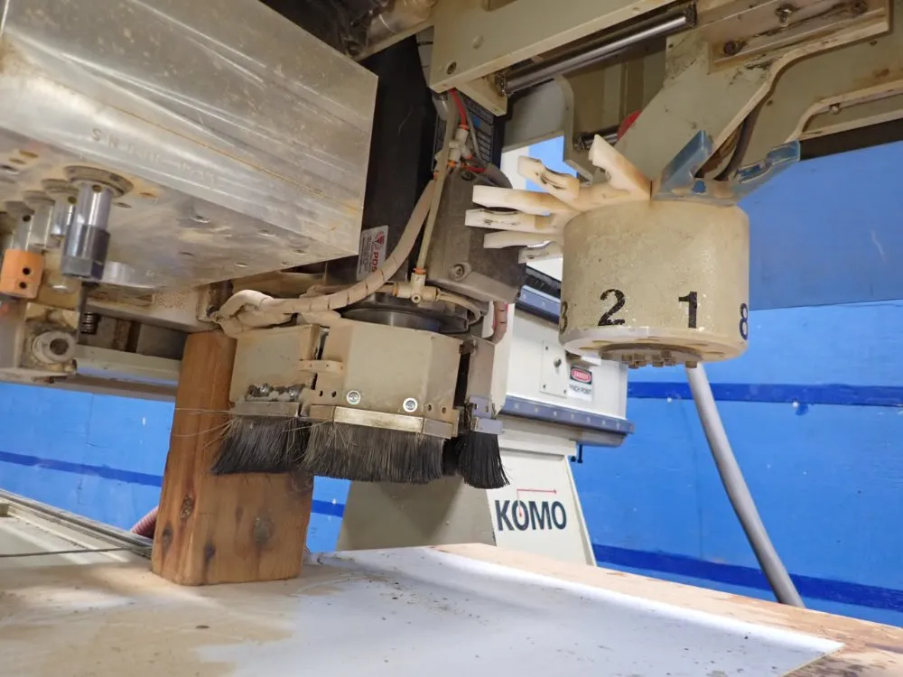 Komo 60 1/2" X 120 1/4" Cnc Router - Vr510 Mach One