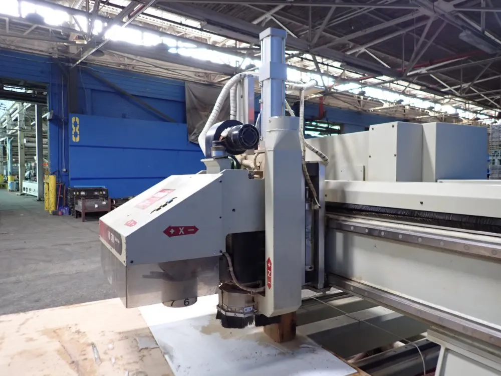 Komo 60 1/2" X 120 1/4" Cnc Router - Vr510 Mach One