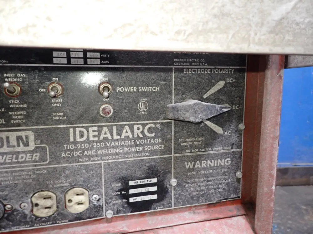 Lincoln Electric 250 Amp Welder - Ideal Arc Tig-250/250