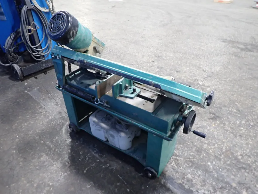 Grizzly 6 1/2" X 13" Horizontal Band Saw - G4030