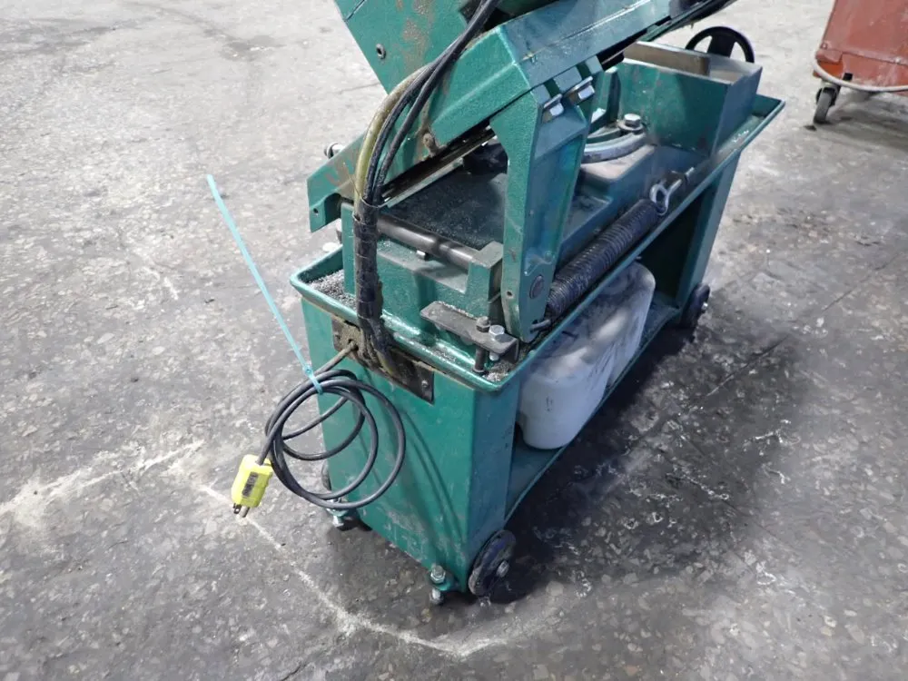 Grizzly 6 1/2" X 13" Horizontal Band Saw - G4030