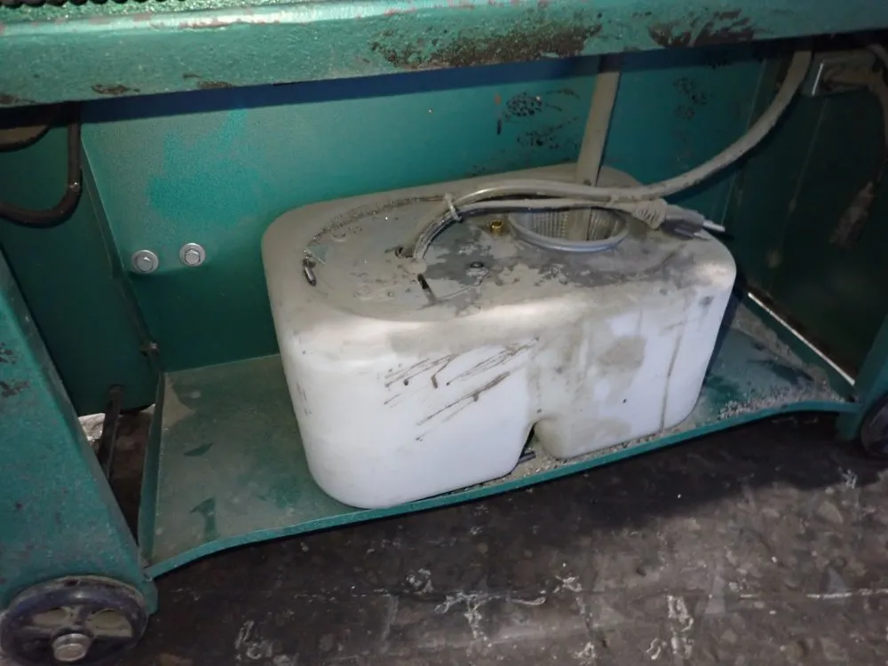 Grizzly 6 1/2" X 13" Horizontal Band Saw - G4030