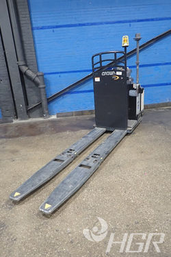 Electric Center Controlled Ride-on Pallet Truck