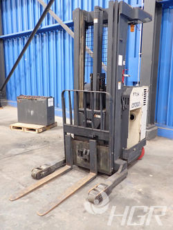 Electric Stand Up Forklift