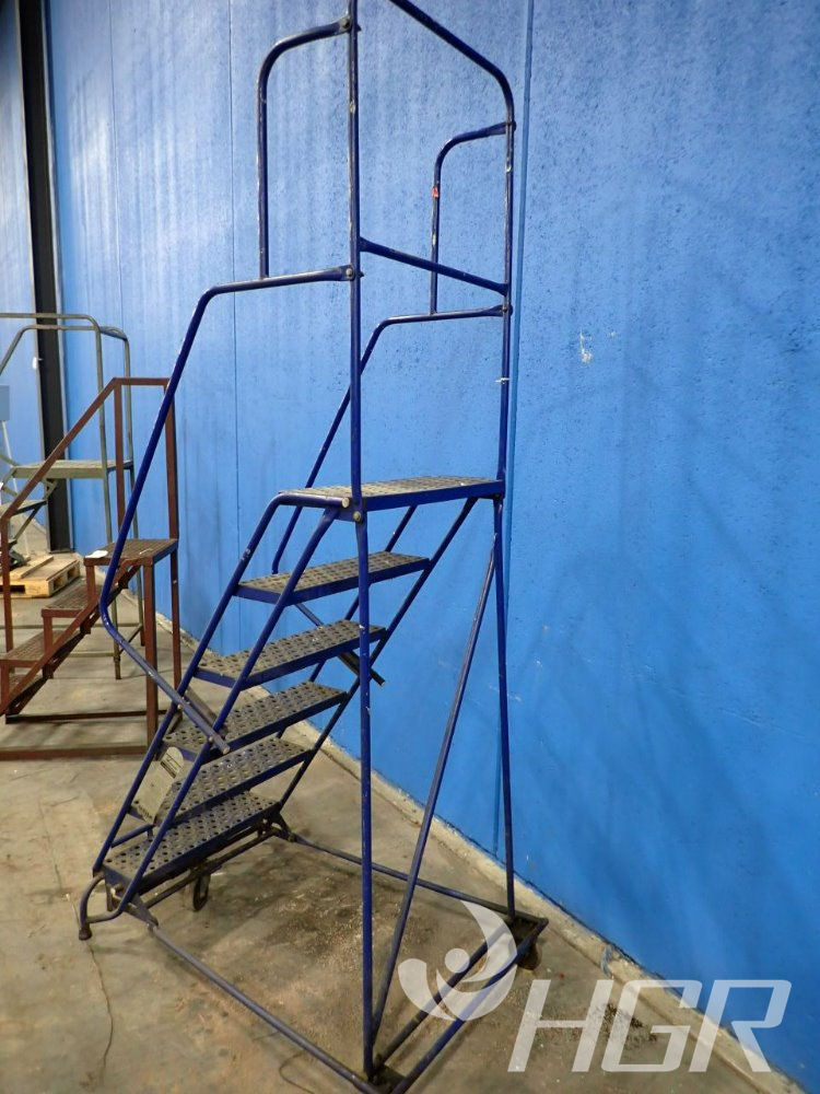 Used Louisville Ladders Portable Stairs/ladder