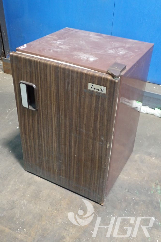 old avanti mini fridge