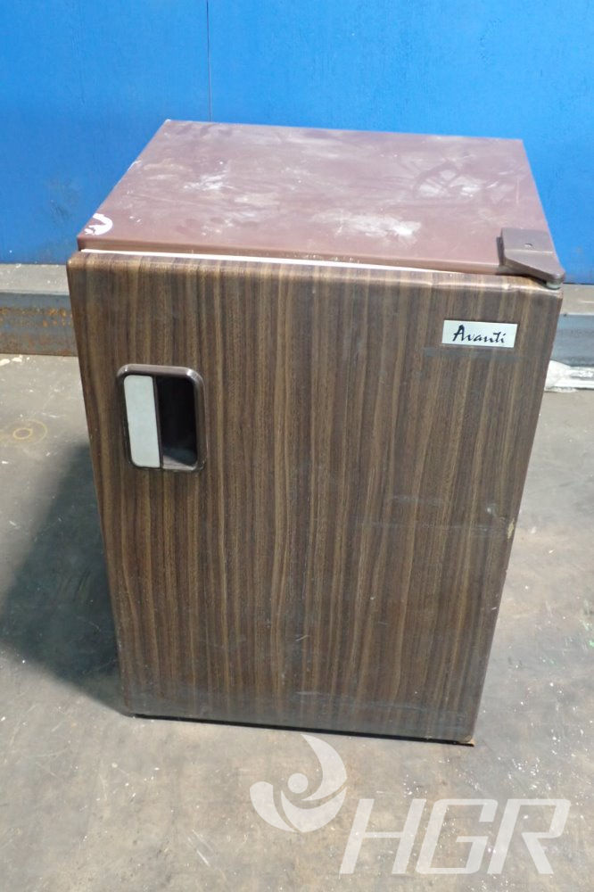 old avanti mini fridge