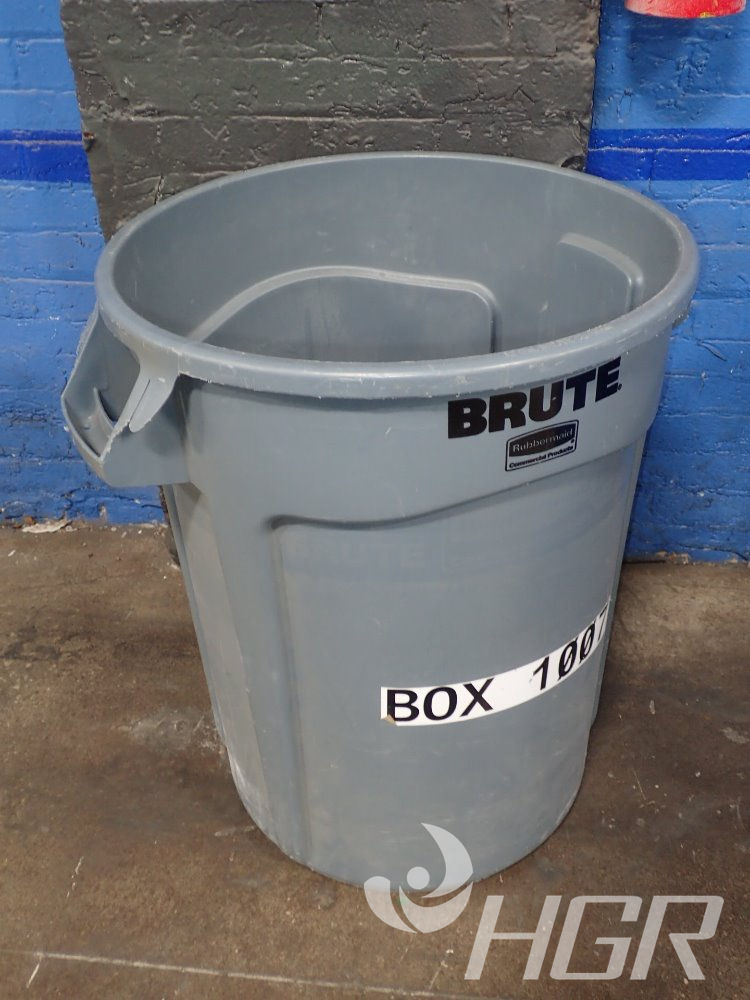 Used Rubbermaid Trash Cans - Welter Storage