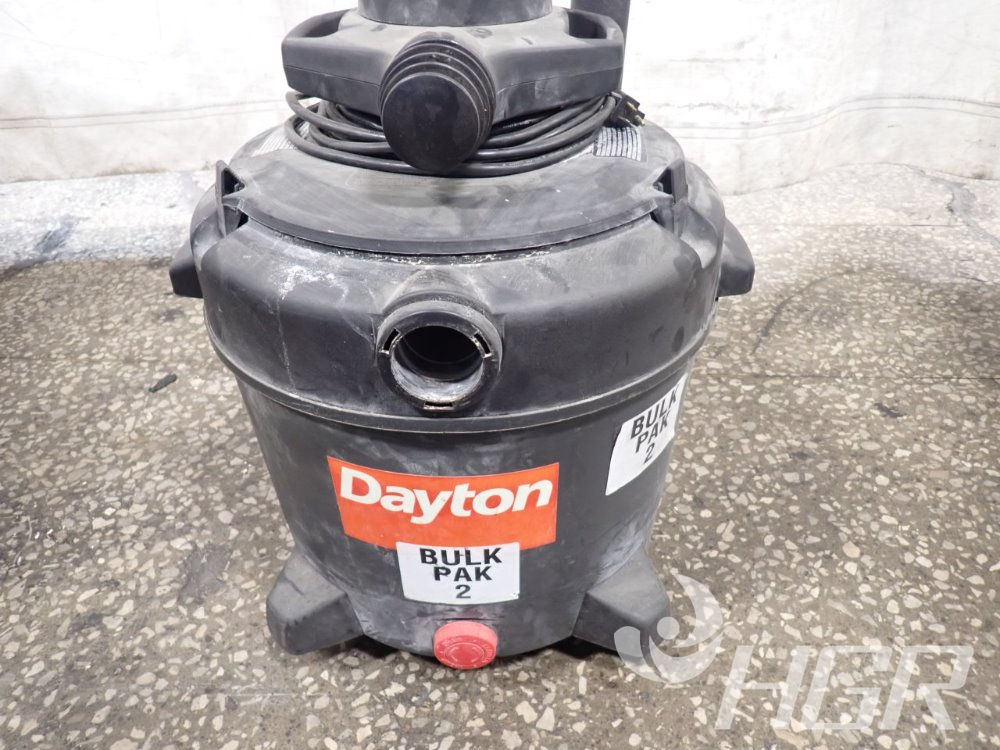 Dayton 6H003B Indoor / Outdoor Dry Vacuum - Roller Auctions