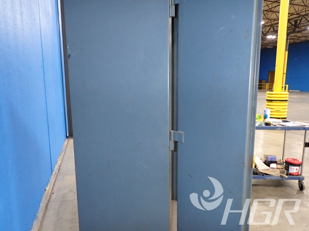 Strong Hold Cabinet Hgr