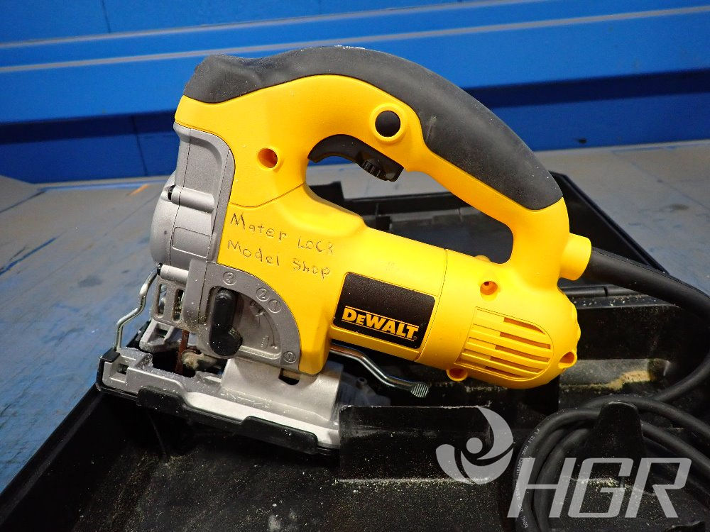 DEWALT DW331 Orbital Jig Saw 1 Stroke With Case Savage, 57 OFF