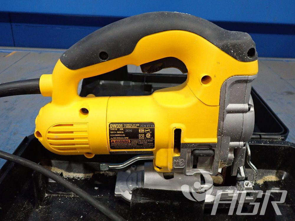 DEWALT DW331 Orbital Jig Saw 1 Stroke With Case Savage, 57 OFF