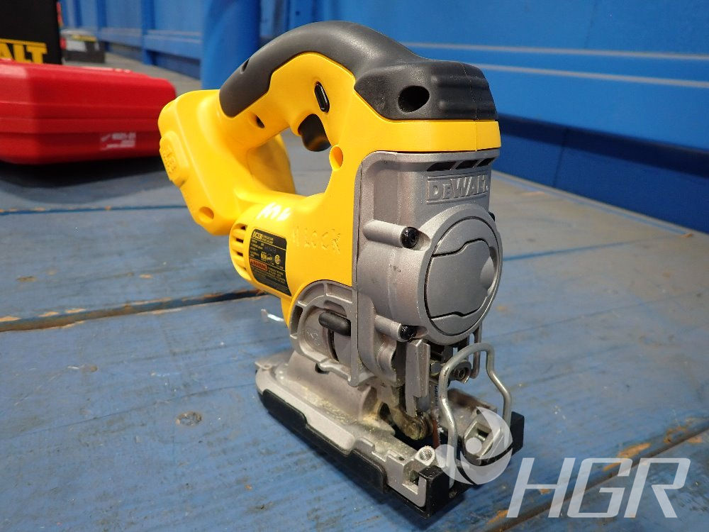 DEWALT DW331 Orbital Jig Saw 1 Stroke With Case Savage, 57 OFF