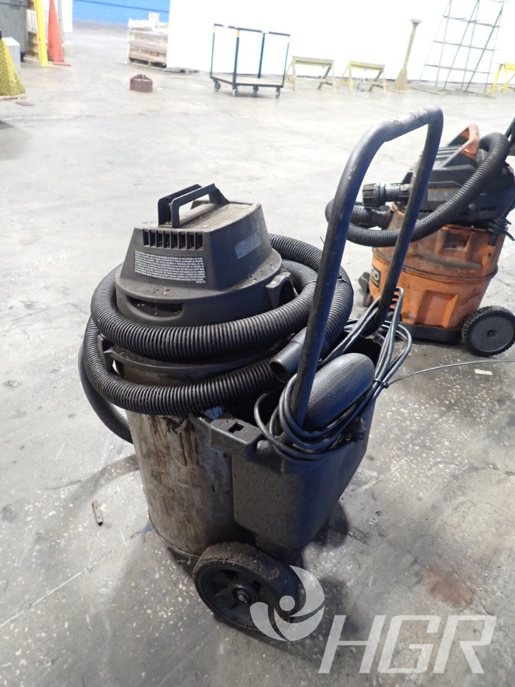 Dayton 6H003B Indoor / Outdoor Dry Vacuum - Roller Auctions