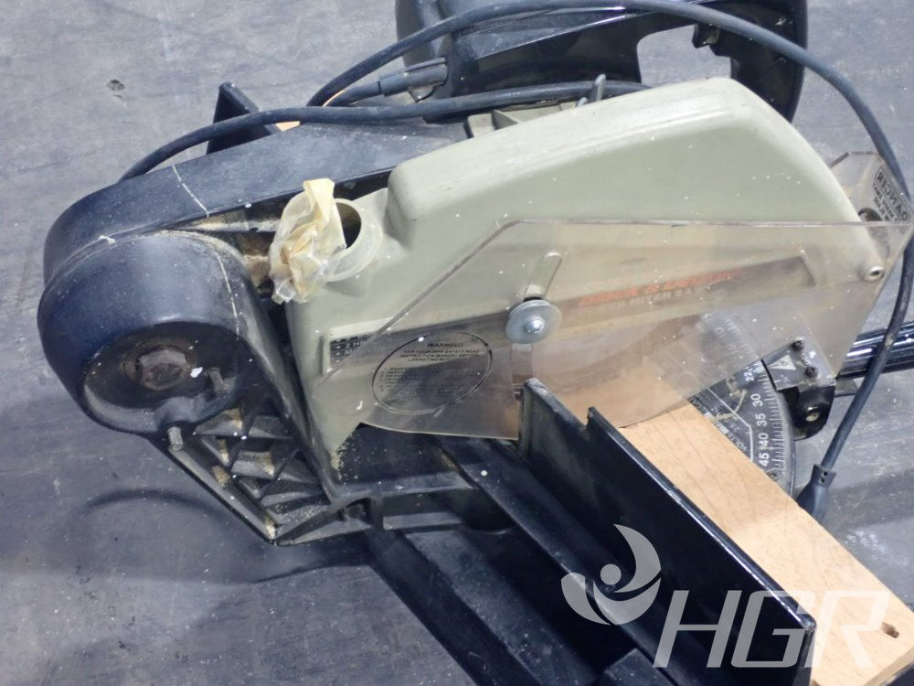 BLACK AND DECKER 10 POWER MITER SAW #7715 for Sale in Fort