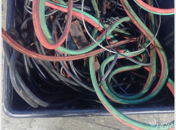  Cables