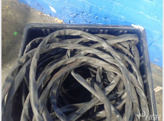  Cables