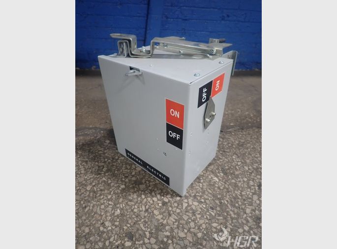 General Electric Bus Plug