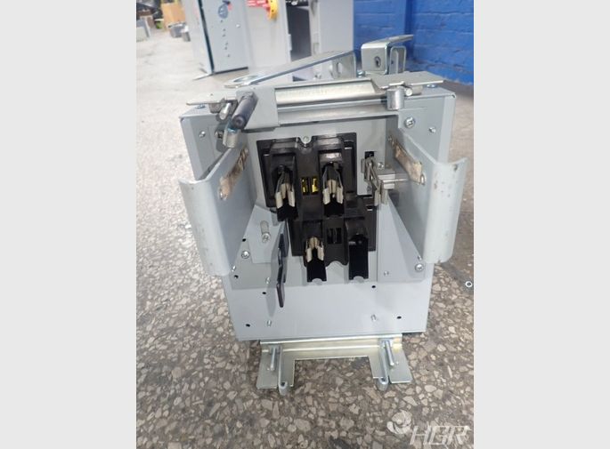 General Electric Bus Plug