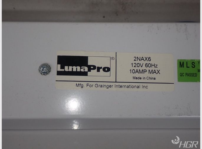 Lumapro Light Fixture