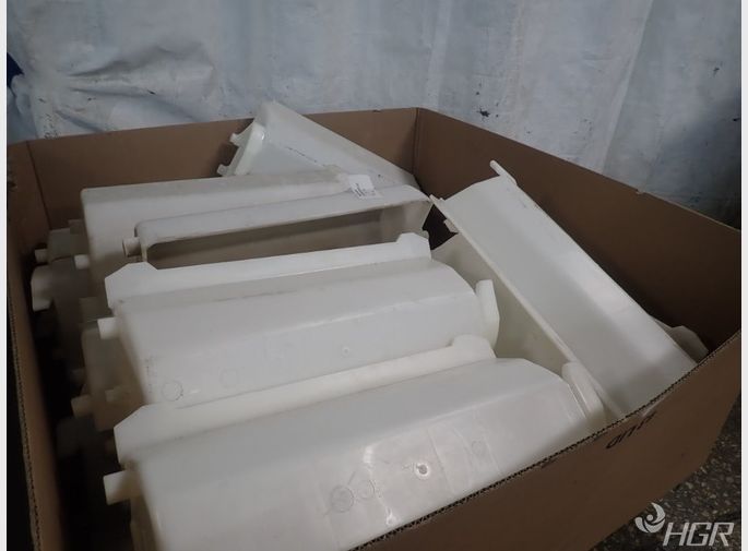 Smalley Manufacturing Plastic Coversvonveyor Container Buckets