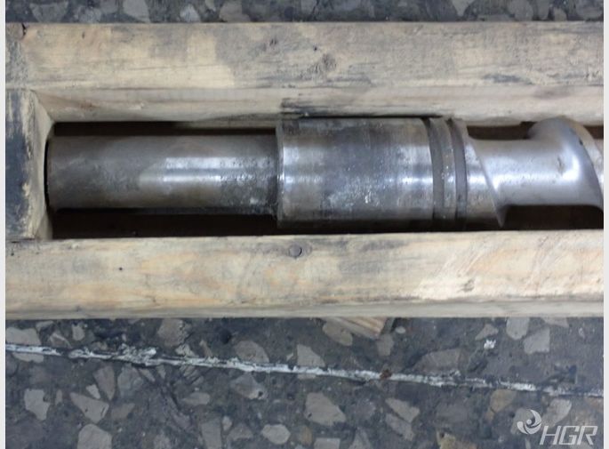  Feed Screw
