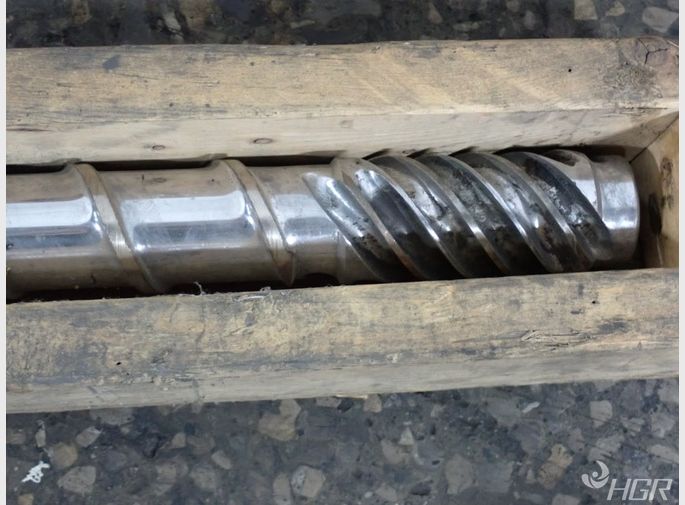  Feed Screw