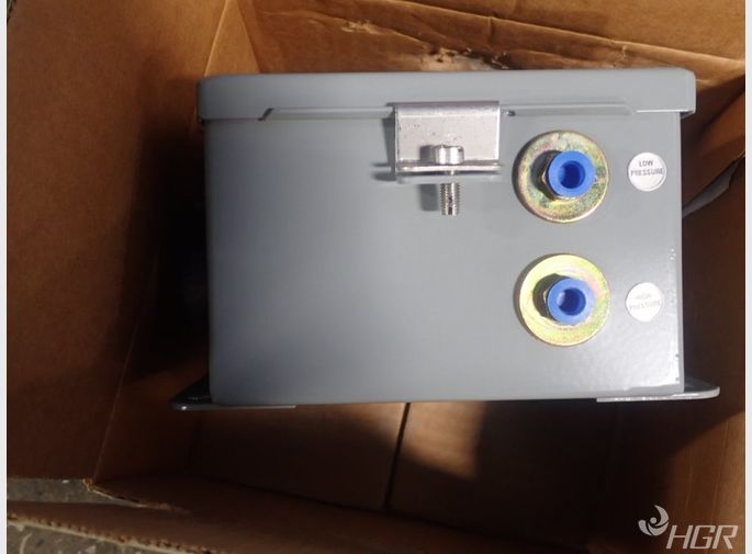 Dwyer Pressure Switch