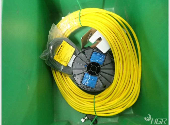  Cables