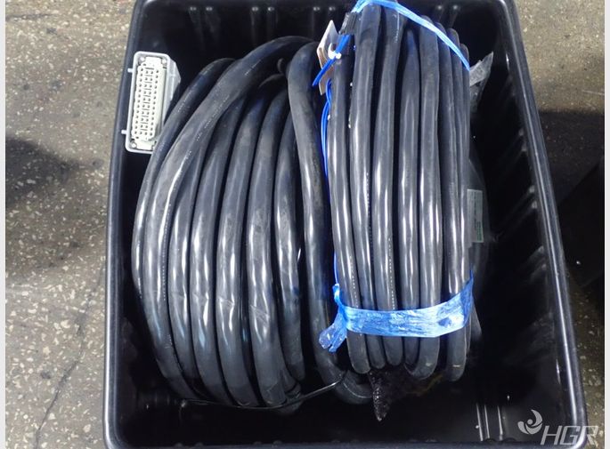  Cables